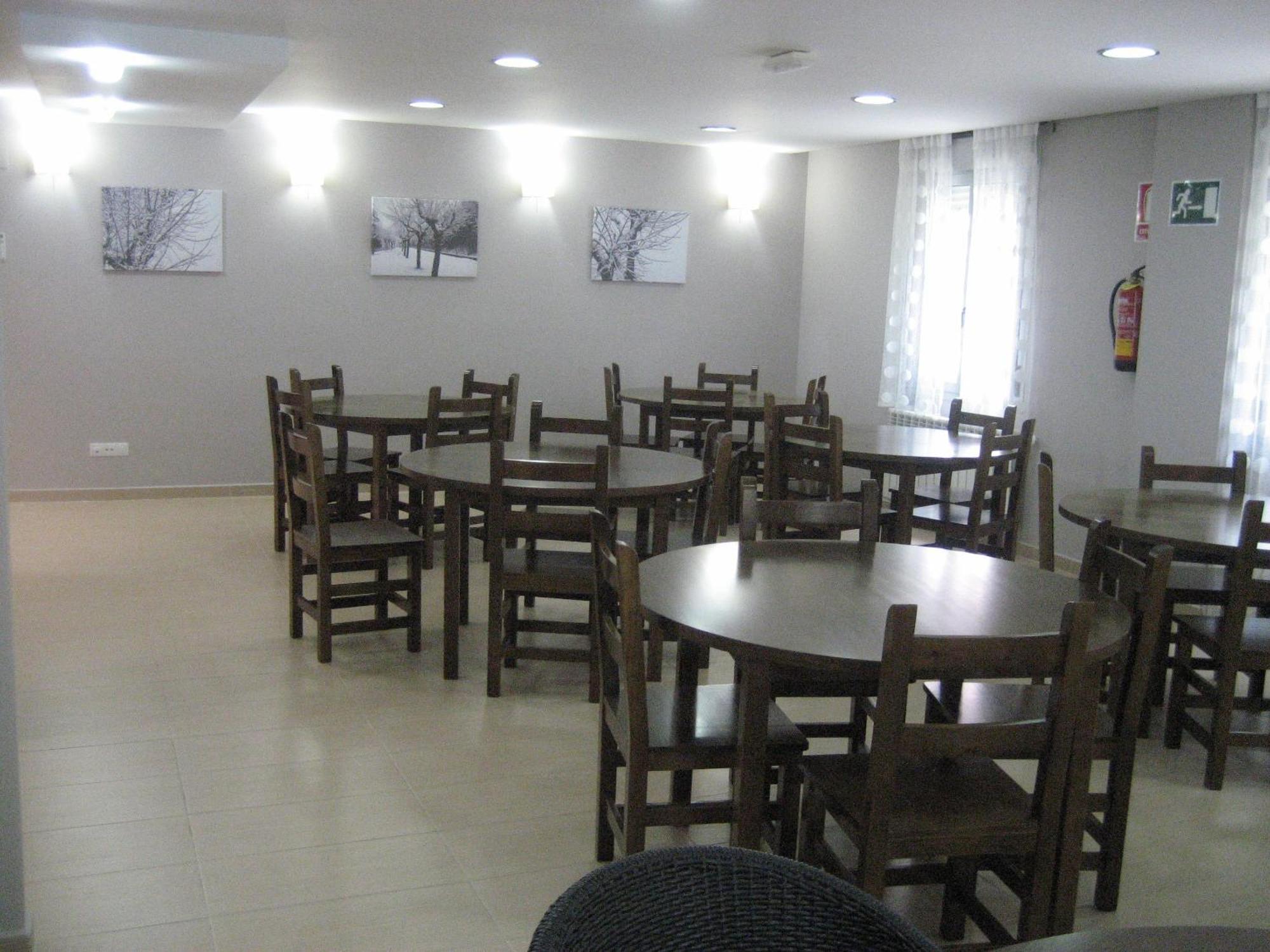 Albergue Turistico Rio Aragon Canfranc Extérieur photo