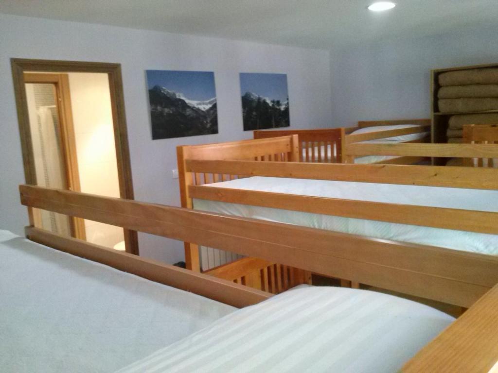 Albergue Turistico Rio Aragon Canfranc Chambre photo