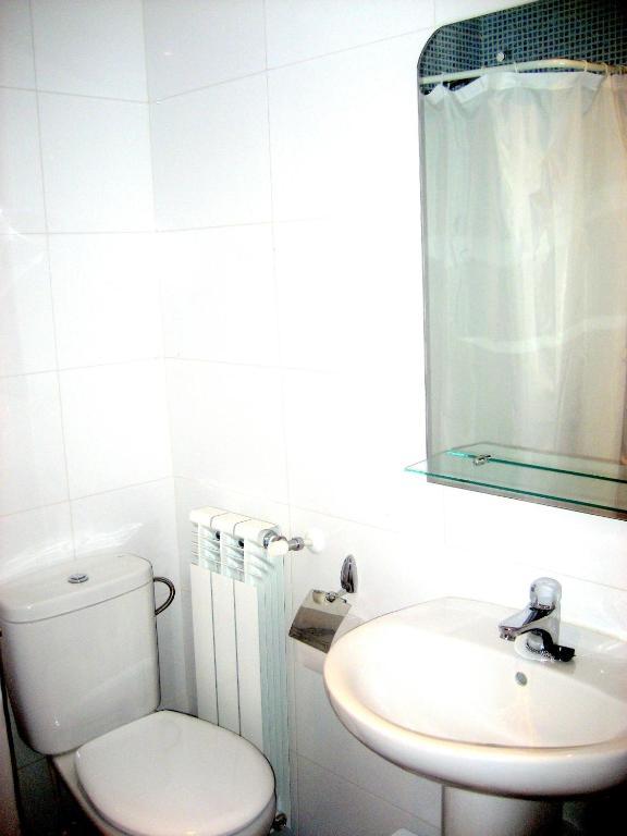 Albergue Turistico Rio Aragon Canfranc Chambre photo